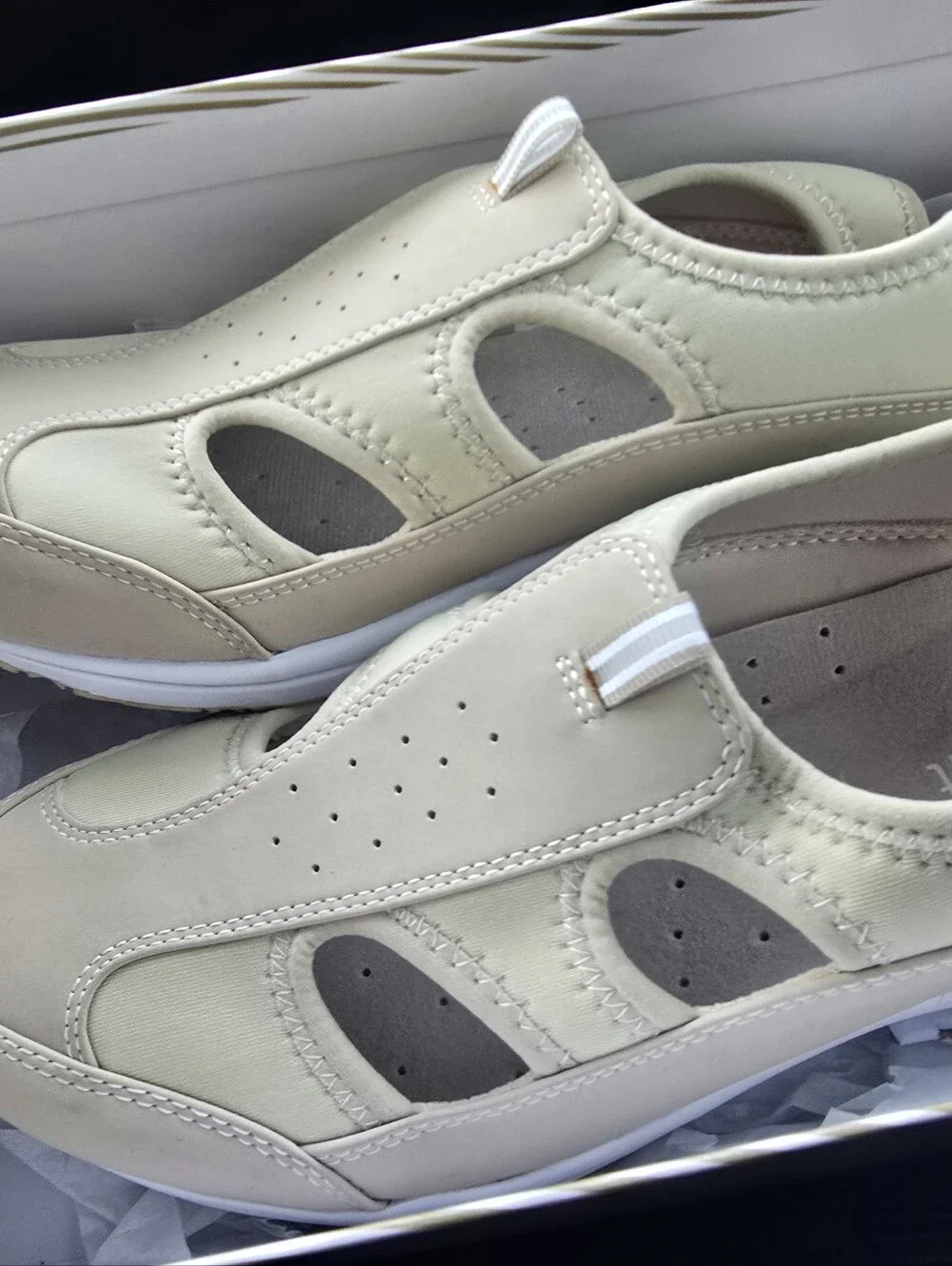 Easy Spirit Beige Comfort Sandals Size 8.5